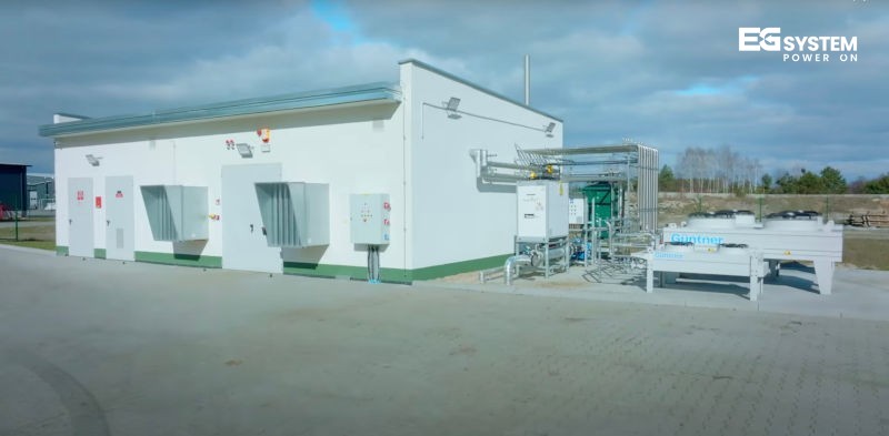 Schemat wentylacji komory transformatorowej z otworami wlotowymi i wylotowymi od EG System.